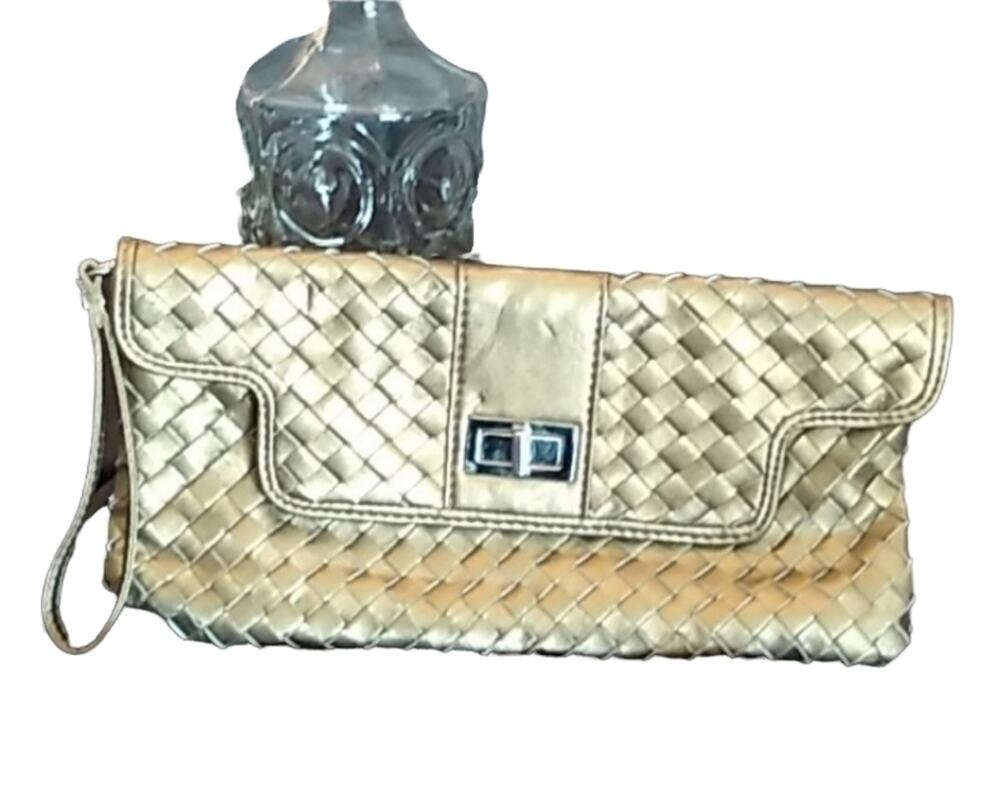 SONDRA Toberts Taupe / Gold Metallic Basket Weave Clutch